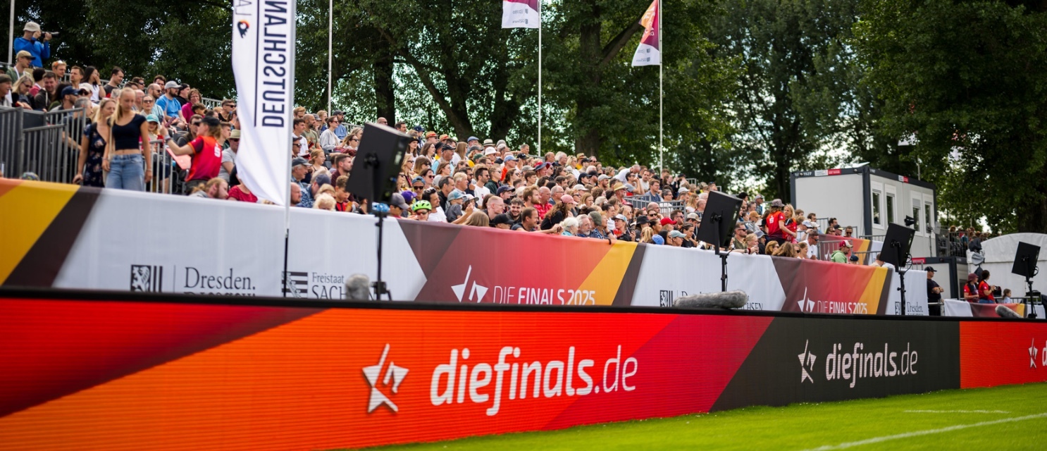 Eine LED-Bande der Finals 2025 Dresden